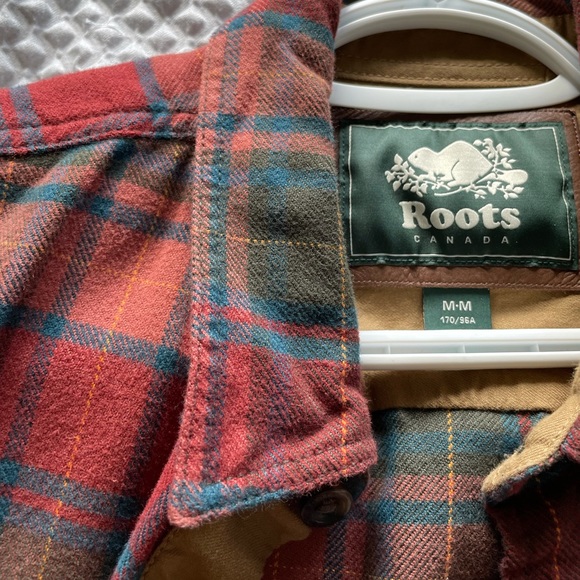 SOLD Roots men’s flannel - Picture 2 of 2
